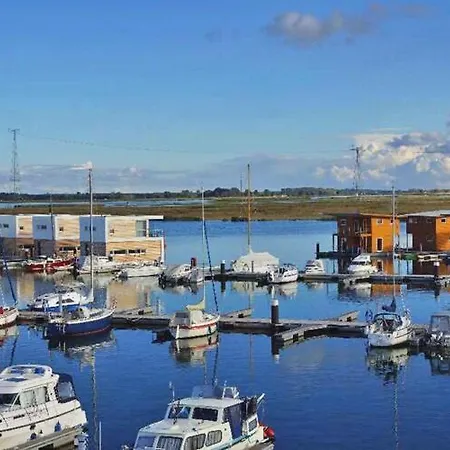 Hausboot In Am Bodden Botel Kröslin